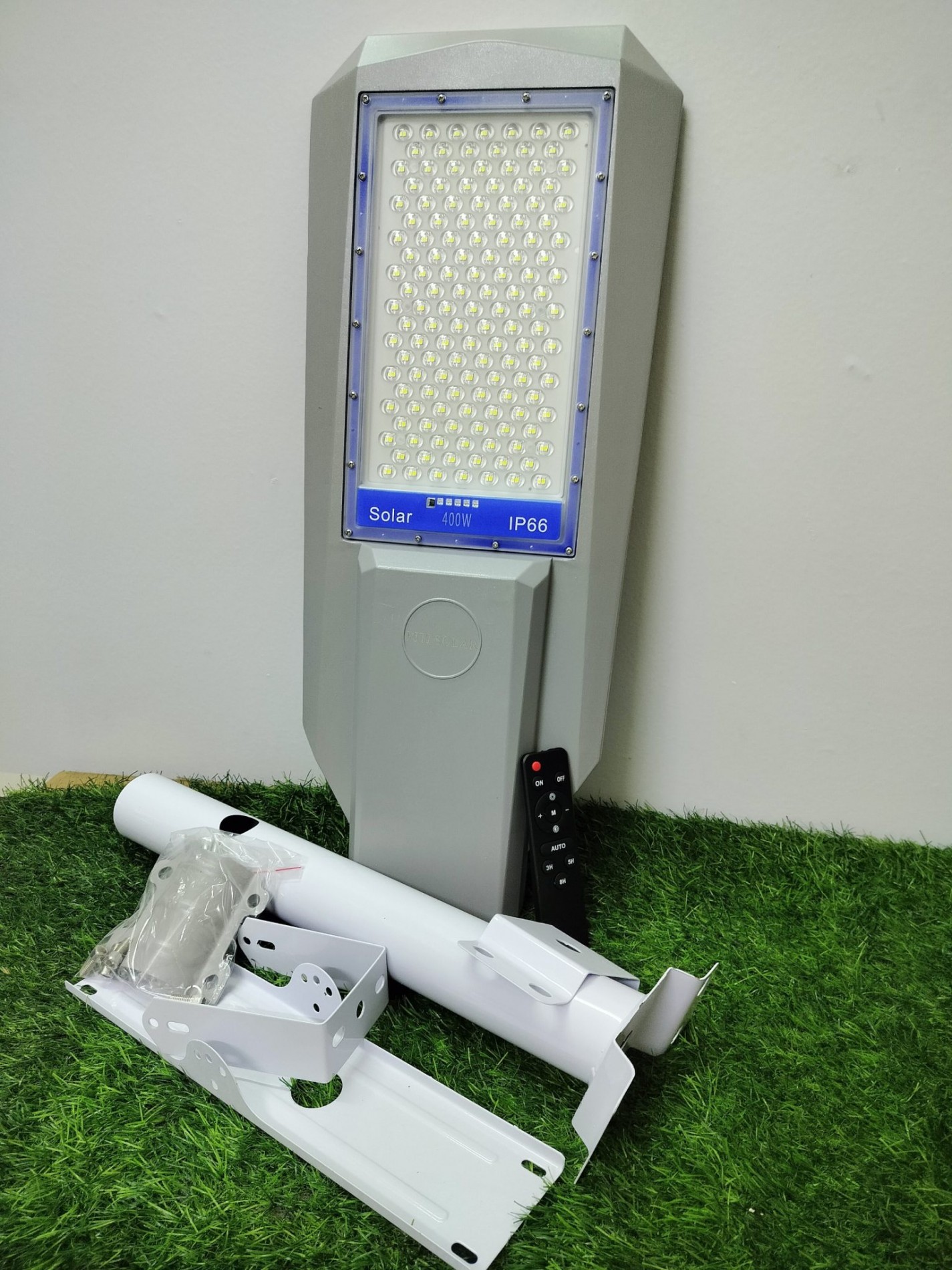den_nang_luong_mat_troi_piti_phi_thuyen_400w_1