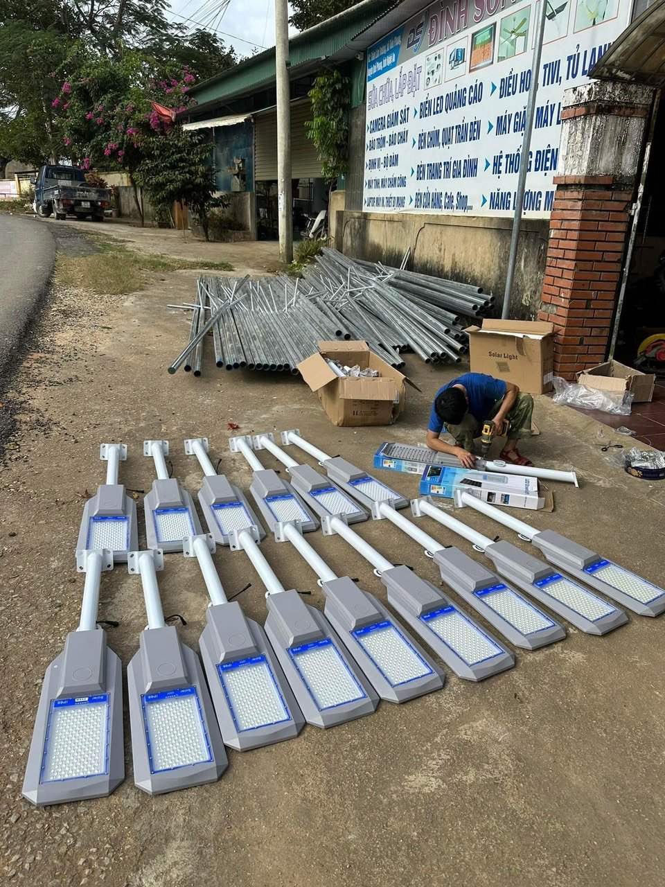 den_nang_luong_mat_troi_piti_phi_thuyen_400w_2