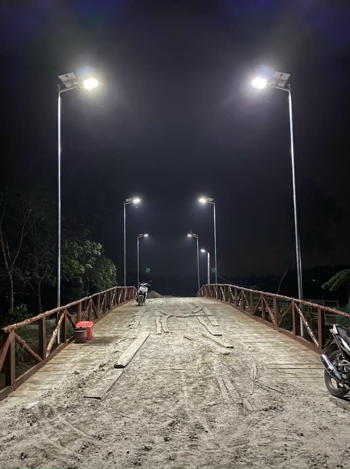 den_nang_luong_mat_troi_piti_solar_mau_ban_chai_400w_2