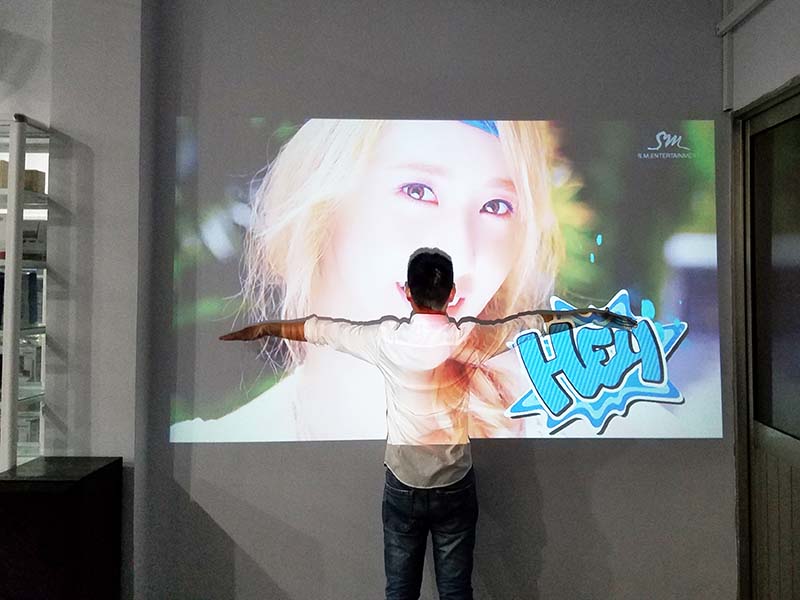 may_chieu_led_tyco_t7_plus_gia_re_2
